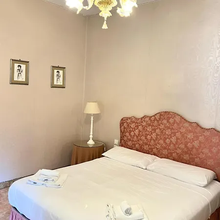 La Casa Di Vella Via Λούκα